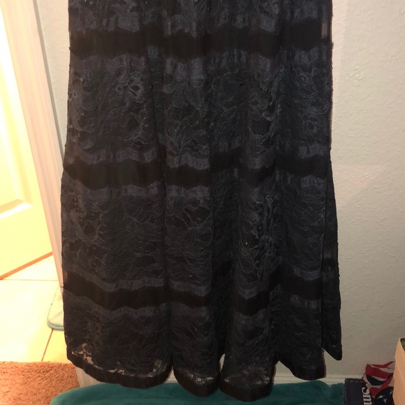 Designer gown - Picture 2 of 3